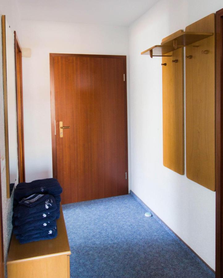 Ferienwohnungen-Neue-Tiefe-Wohnung-Kleiderbuegel Neue Tiefe Fehmarn Exteriör bild
