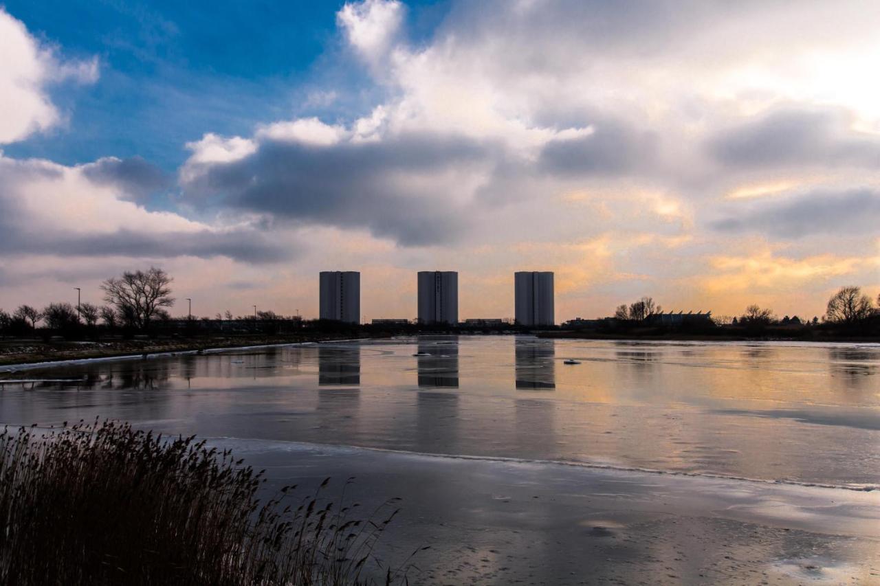 Ferienwohnungen-Neue-Tiefe-Wohnung-Kleiderbuegel Neue Tiefe Fehmarn Exteriör bild